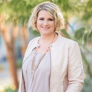 Meet your Posher, Paulina